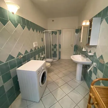Villetta La Chessa 3 *